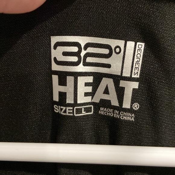 Woman’s size large 32 heat long sleeve shirt in excellent new condition
ITEM #29 - Picture 2 of 3